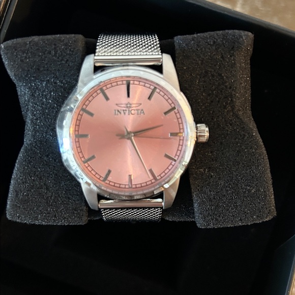 Invicta women’s Pink Dial with Silver Mesh Band Watch - Picture 2 of 6